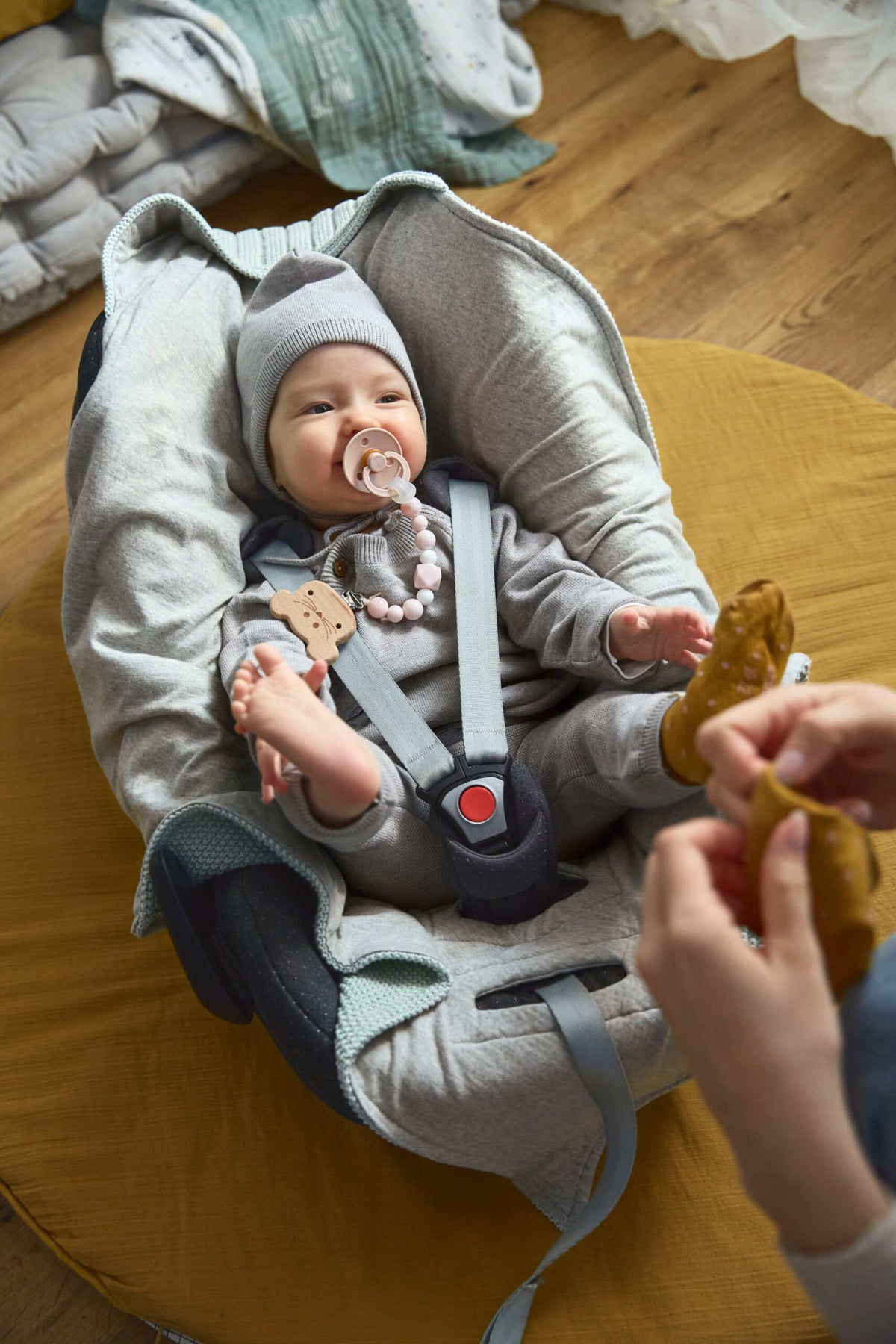 Babyschalen Decke light mint- von lässig