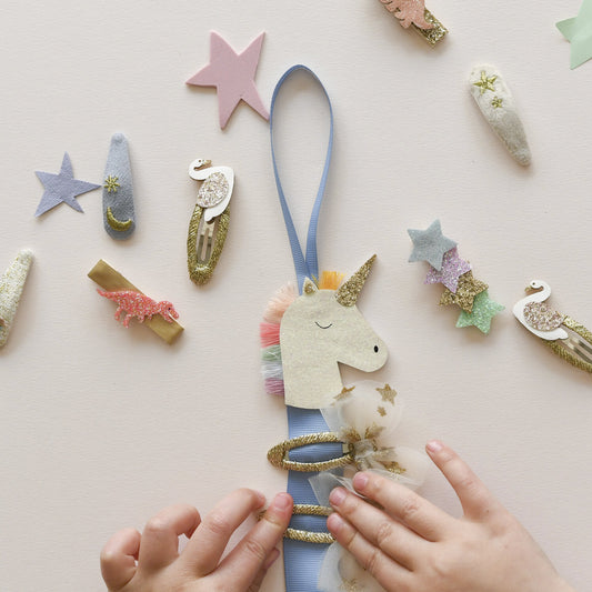 Unicorn Clip Hanger - von rockahula